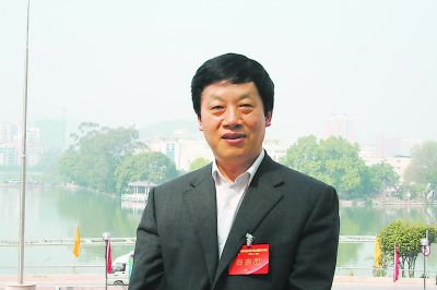 作家张平，曾任山西副省长