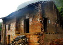 (农村危房改造 图片来自网络)