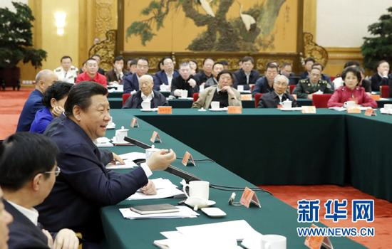 2014年10月15日，中共中央总书记、国家主席、中央军委主席习近平在北京主持召开文艺工作座谈会并发表重要讲话。 新华社记者 鞠鹏 摄