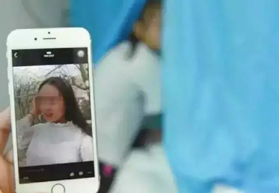 被烧女老师接受6小时植皮手术。