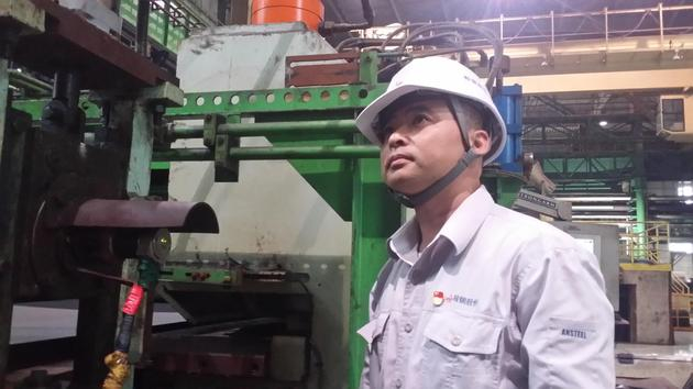 辽宁鞍钢股份公司冷轧厂4号线设备作业区作业长，鞍山钢铁集团公司特级技师，鞍钢技术专家李超。