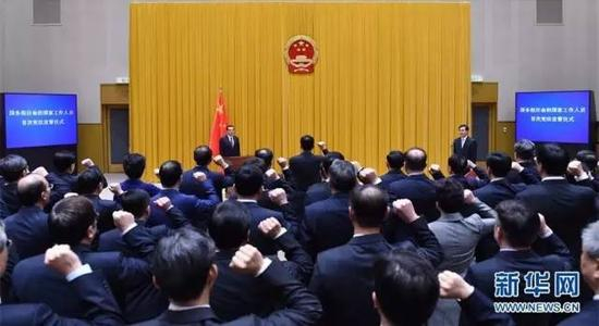 2016年9月18日，国务院首次举行宪法宣誓仪式。国务院总理李克强监誓。