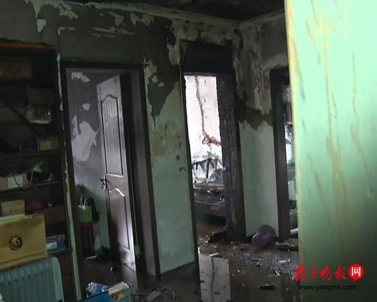 火后房内成废墟