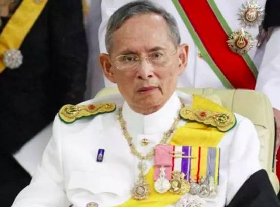 泰国国王普密蓬。