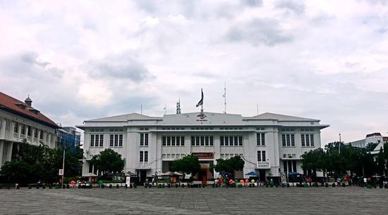 雅加达老城区法塔希拉广场另一侧的印尼邮政局