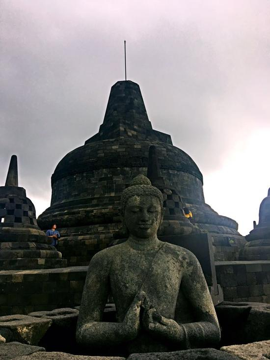 婆罗浮屠庙宇的佛像