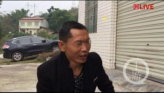 丁仁祥的儿子丁继武跟记者讲述事情经过。