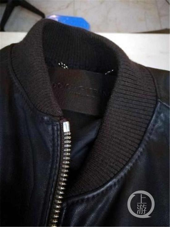 △张先生买的皮衣。