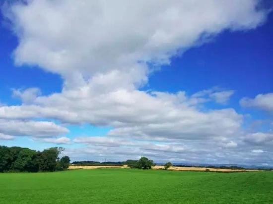 从湖区到英格兰中部的沿途田野