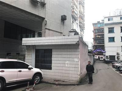 12月13日，被杀的安某所在派出所，与乐贵建单位一墙之隔。