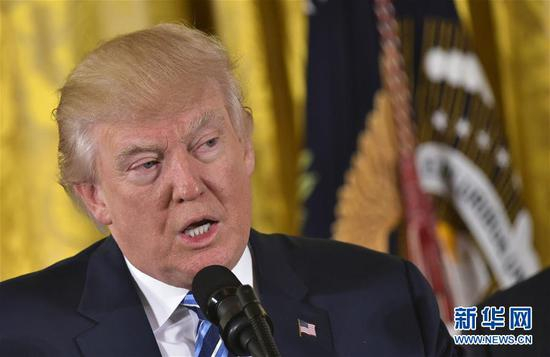 1月22日，在美国华盛顿白宫，特朗普在白宫团队宣誓就职仪式上讲话。