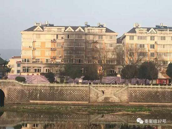 ▲2月6日下午，足馨堂足浴中心火灾现场。 新京报记者 林斐然 摄