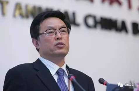 　　2014年底至今两年多来，蒋定之由正省级实职，转任正省级副职，再任正省级实职，这样的职务调整在官场并不多见。