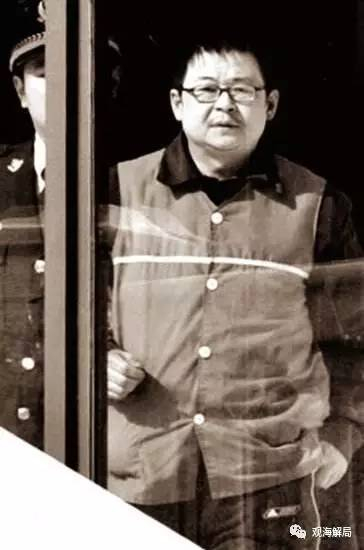 德隆总裁唐万新