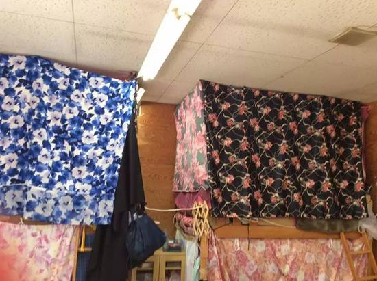 潘金秋的宿舍。