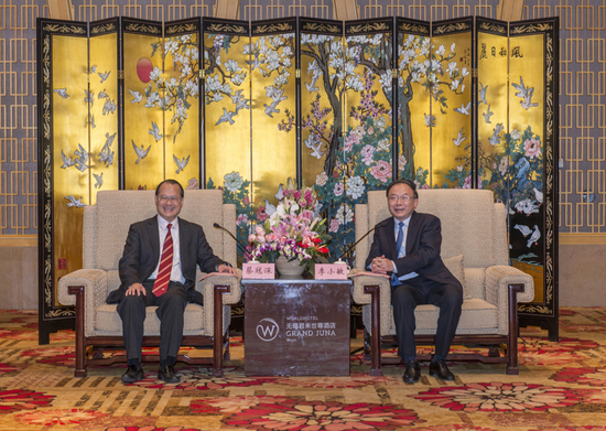 江苏省委常委、无锡市委书记李小敏会见蔡冠深博士一行 受访人供图