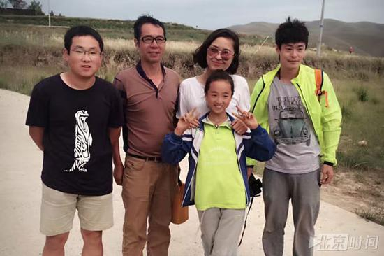 （北京时间记者在宁夏海原县山区采访）