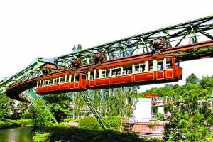 乌珀河倒挂列车