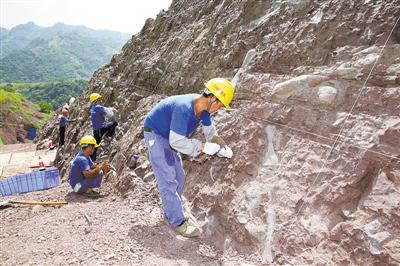 重庆云阳恐龙化石墙考古现场刘嵩摄