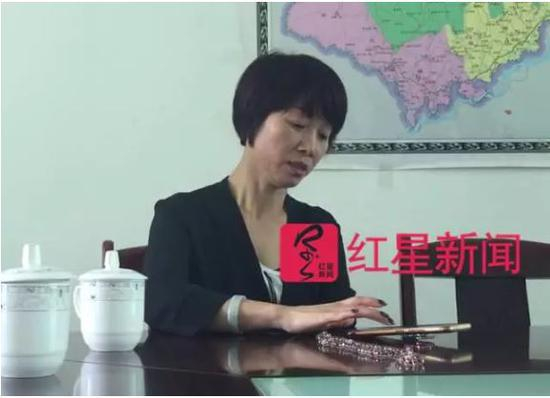 再赴瑞丽进行调解的费女士 图片来源：红星新闻