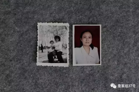 ▲赵菁 小时候和母亲的合照（左）和母亲50岁退休时的照片（右）。&nbsp;&nbsp;&nbsp;&nbsp;新京报记者 朱骏 摄