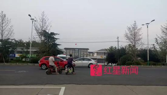 ▲7月23日，此地曾有多人聚集