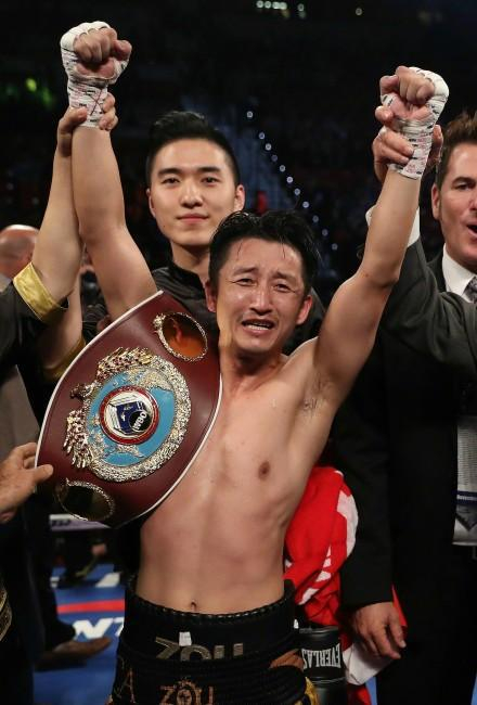 2016年11月6日，邹市明在美国获得金腰带。