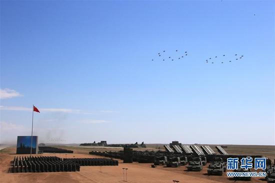 这是纪念标识梯队。新华社记者 查春明 摄