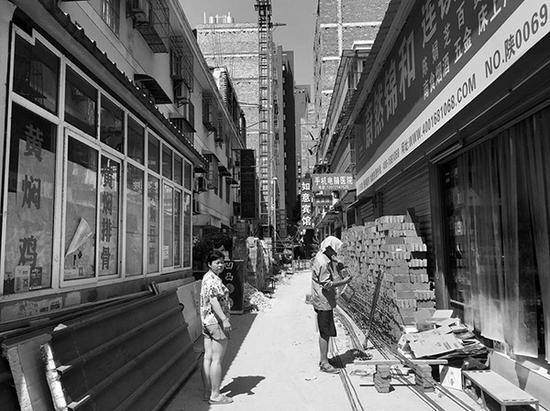 违建施工随处可见。 &nbsp;三秦都市报 图