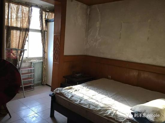 胡林文的家。53岁的胡林文是“大妈团”中唯一的男人。新京报记者宋超 摄