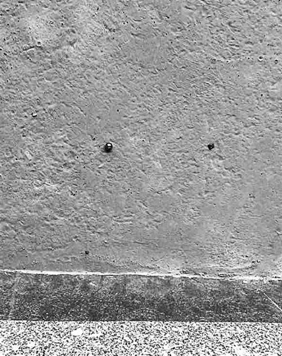 现场发现的钢珠。