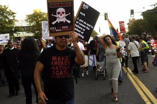△图为美国多地发起反对白人至上游行