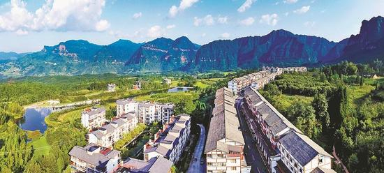 江津区四屏镇场镇航拍图。记者 万难 摄