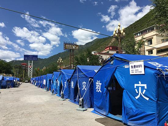 在漳扎镇漳扎村二组的临时安置点，受灾群众已使用上免费WI-FI。