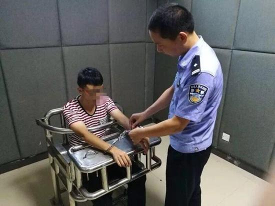 石某苇因涉嫌寻衅滋事犯罪，已于17日被警方刑拘。益阳市公安局朝阳分局官方微博&nbsp;图