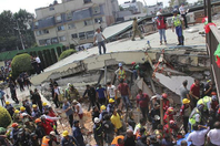 墨西哥地震学校倒塌百人失踪