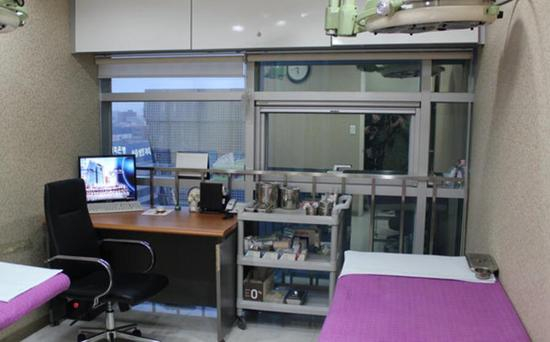 （韩国整容机构咨询室）