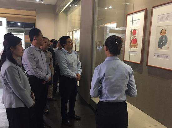 西安党员干部参观漫展。 本文图均为 澎湃新闻记者 王健 图