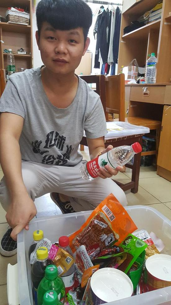 兰尧和他的“零食盒子” &nbsp;杨佳峰 图