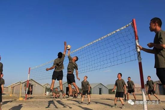 不玩王者荣耀了，咱去玩扣球！