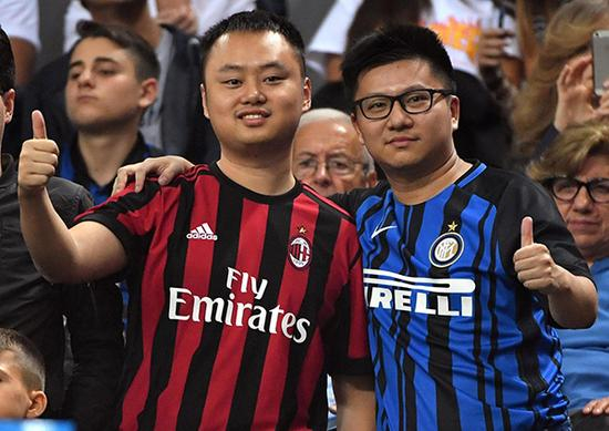 看台上的中国球迷。东方IC 图