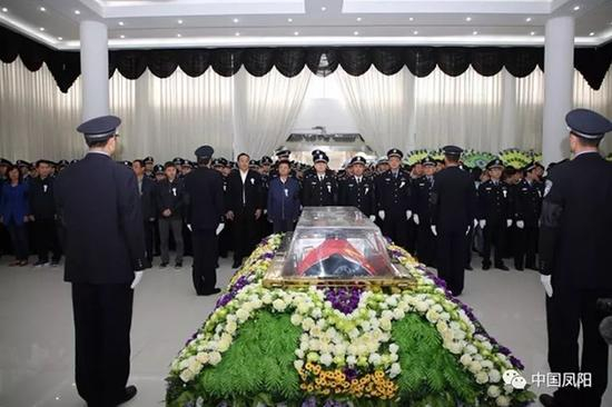 吴微同志遗体告别仪式现场。