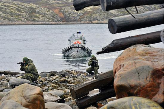 俄战略核力量演习陆海空核武器齐上阵。视觉中国 图