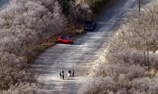 红色车辆为郭宸伟遇害时驾驶的车辆 图自沙漠新闻报