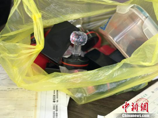 图为警方查获的作案工具。 通讯员 申海摄