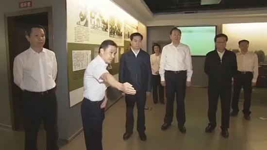 11月2日下午，中共中央政治局委员、广东省委书记李希瞻仰中共三大会址纪念馆。