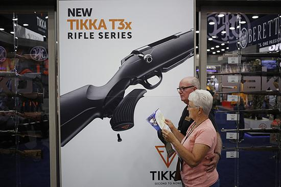 民众参加美国全国步枪协会每年一次的大会。视觉中国 资料