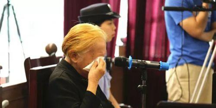 八旬母亲因爱杀子被判三缓四 检察长解释从宽