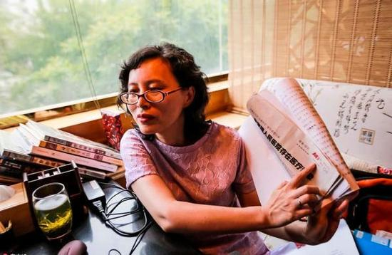 被称作“走廊医生”的兰越峰。 东方IC 资料图