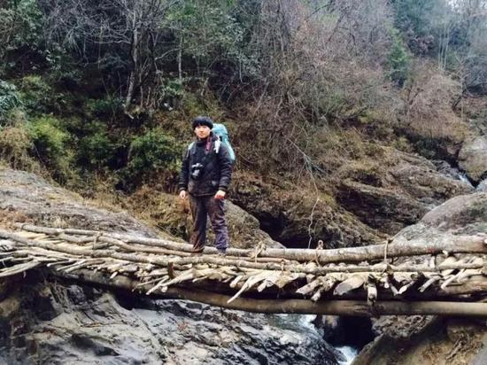 ▲赵明。去年12月，刚毕业的他辞掉工作，前往缅北战场，成为一名战地摄影师。受访者供图